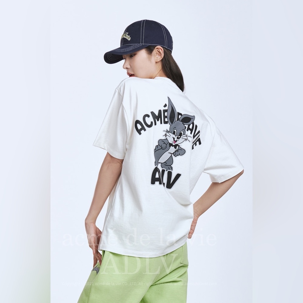 acme de la vie
Unisex Cartoon Rabbit Short Sleeve Tee Shirt Cream